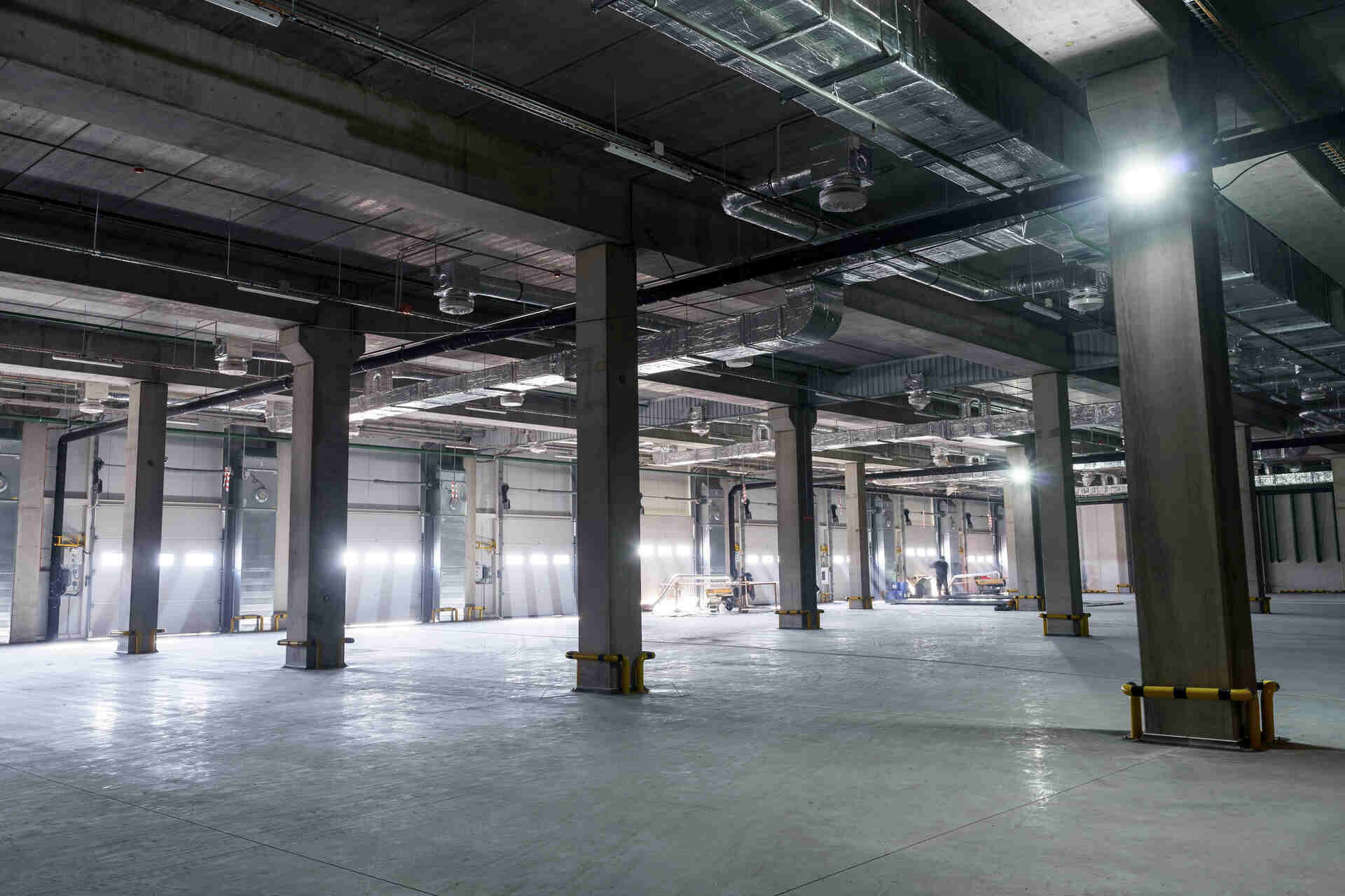 warehouse in Texas heated by a portable heat pump